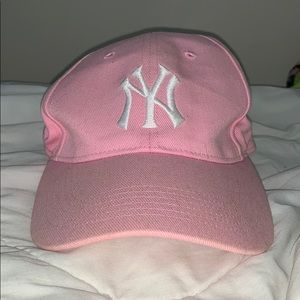 MLB pink Yankee’s baseball hat